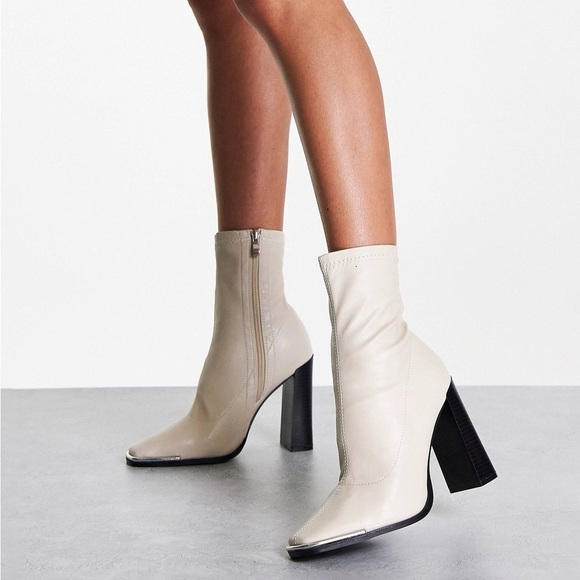 Public Desire Liberty Square Toe Heeled Bootie in Off White Size 9 - Picture 16 of 16